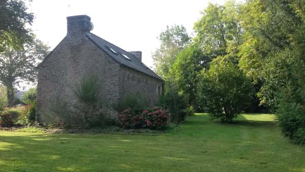 Maison en pierres avec terrain proche Dinan