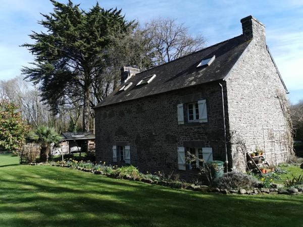 Maison en pierres avec terrain proche Dinan
