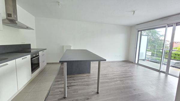 Appartement
         4 pièces
        - 61 m² 189 000 € *