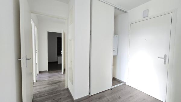 Appartement
         4 pièces
        - 61 m² 189 000 € *
