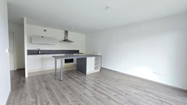 Appartement
         4 pièces
        - 61 m² 189 000 € *