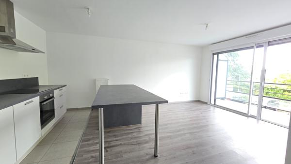 Appartement
         4 pièces
        - 61 m² 189 000 € *