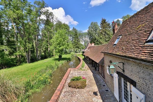 A vendre, proche de Verneuil-sur-Avre, moulin du 18ème siècle et son parc de 5 hectares