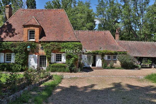 A vendre, proche de Verneuil-sur-Avre, moulin du 18ème siècle et son parc de 5 hectares
