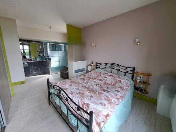 Maison à vendre à Bouchamps-lès-Craon en Mayenne (53800), ref : 076/2712-HUE