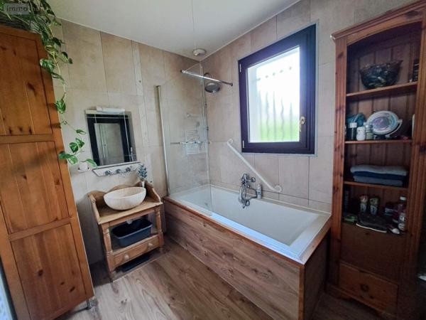 Maison à vendre à Bouchamps-lès-Craon en Mayenne (53800), ref : 076/2712-HUE