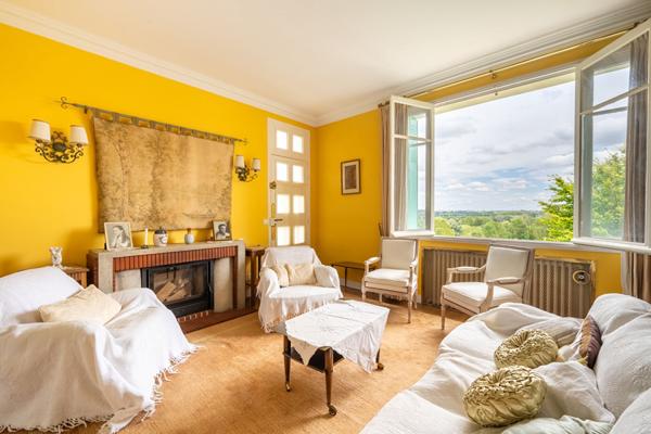 Belle propriété VAUREAL VILLAGE sur 1093 m2 de terrain.