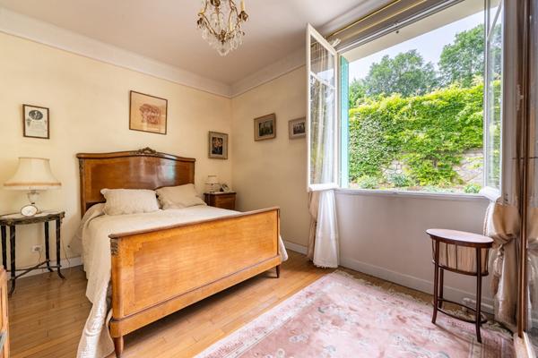 Belle propriété VAUREAL VILLAGE sur 1093 m2 de terrain.