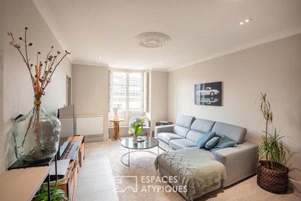 Appartement F2 haussmannien rénové avec combles aménageables en centre ville