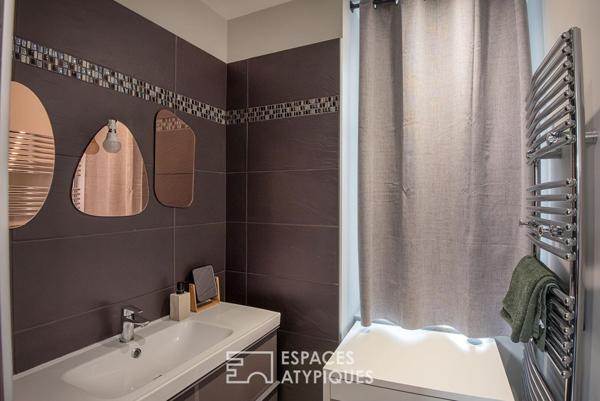 Appartement F2 haussmannien rénové avec combles aménageables en centre ville