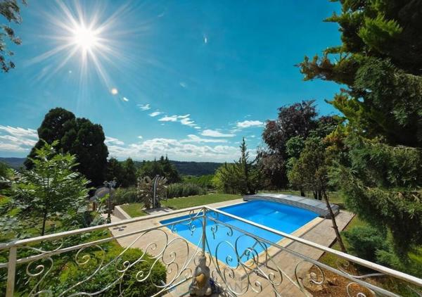 Une propriété d'exception avec vue panoramique sur la vallée !