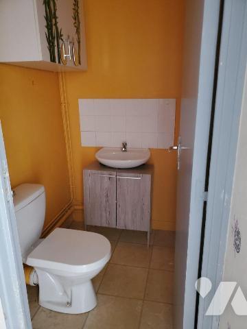 Immeuble de rapport à Vendre à Guéret (23000) en Creuse (23) composé de trois logements (1T1bis...