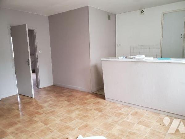 Immeuble de rapport à Vendre à Guéret (23000) en Creuse (23) composé de trois logements (1T1bis...