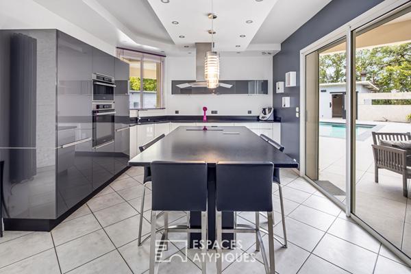 Villa contemporaine dans un écrin de verdure