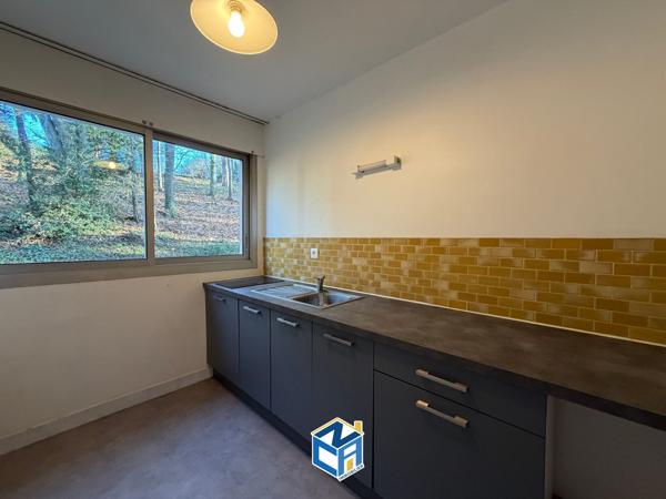 APPARTEMENT T1 - LIBRE - ENVIRONNNEMENT CALME - PROCHE COMMODITÉS