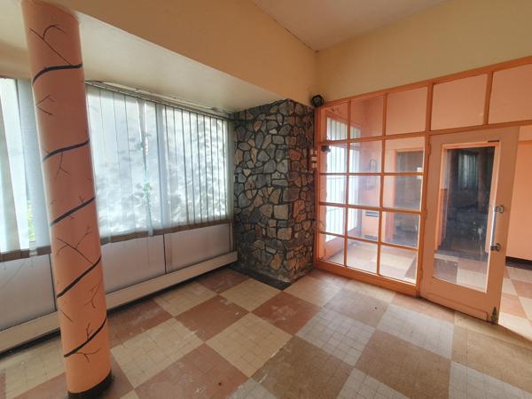 Local Commercial 8 pièces - 270 m²