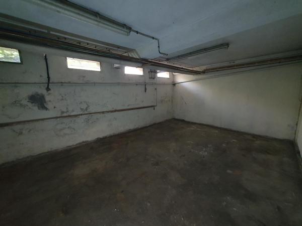 Local Commercial 8 pièces - 270 m²