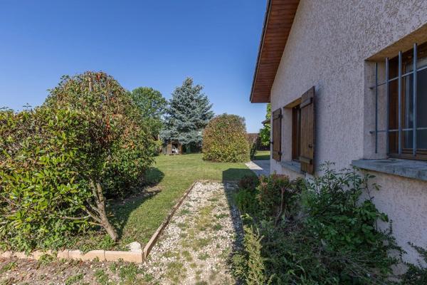Vente                                                      Maison
                        
                     4 pièces                      109 m2                     à Ruy-Montceau