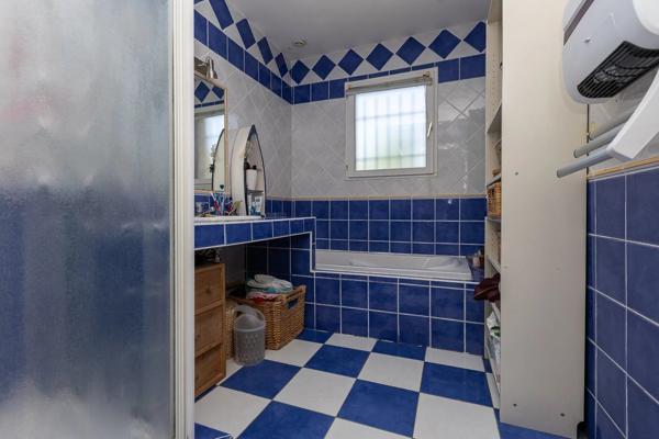 Vente                                                      Maison
                        
                     4 pièces                      109 m2                     à Ruy-Montceau