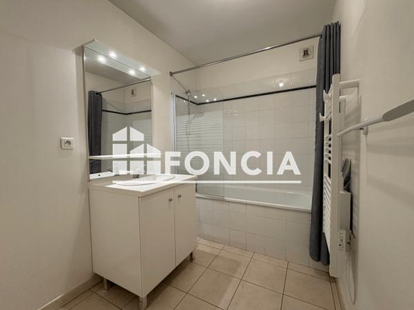 Location Appartement 4 pièces 90.37 m² - 475 CHEMIN DE MONERET Toulon 83200