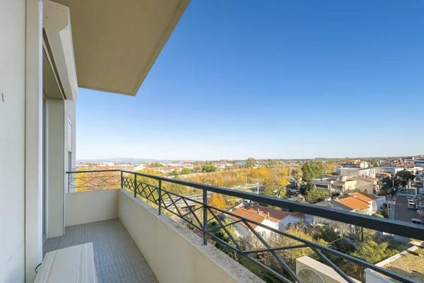 Vente                                                      Appartement
                        
                     3 pièces                      84 m2                     à Perpignan