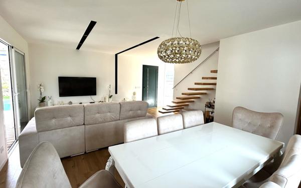 Maison à vendre    5 pièces • 135 m2 Guéthary