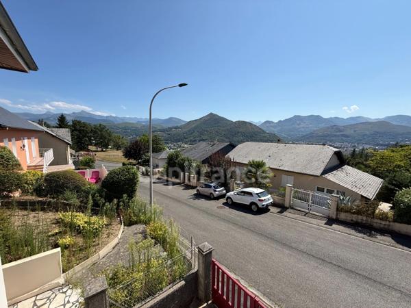 VILLA AVEC VUE SUR LES PYRÉNÉES
