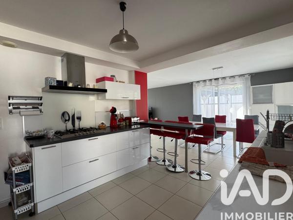 Maison à vendre 10 pièces 205 m² Mûrs-Erigné
