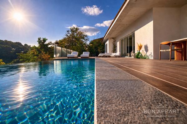 Villa 5 pièce(s) 3 chambre(s) 190 m²