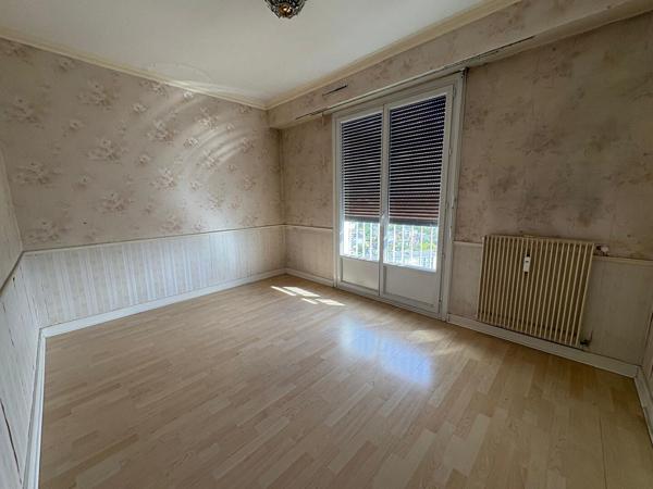 Appartement 4 pièces au dernier étage avec vue imprenable à Angers- PROCHE DES jUSTICES
