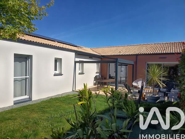 Maison à vendre 7 pièces 143 m² Essarts-en-Bocage