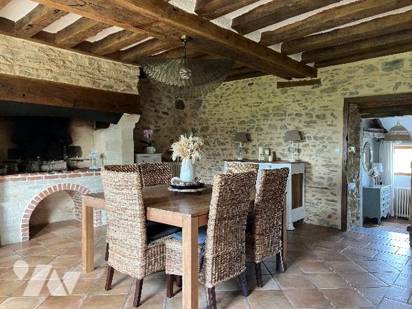 À vendre – Propriété de caractère | Longère en pierre rénovée avec piscine