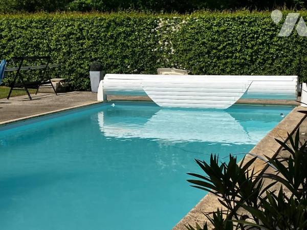 À vendre – Propriété de caractère | Longère en pierre rénovée avec piscine