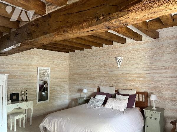 À vendre – Propriété de caractère | Longère en pierre rénovée avec piscine