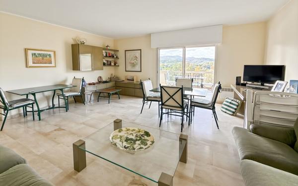 Appartement à vendre    4 pièces • 110 m2 Mandelieu-la-Napoule