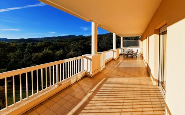 Appartement à vendre    4 pièces • 110 m2 Mandelieu-la-Napoule