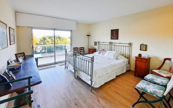 Appartement à vendre    4 pièces • 110 m2 Mandelieu-la-Napoule