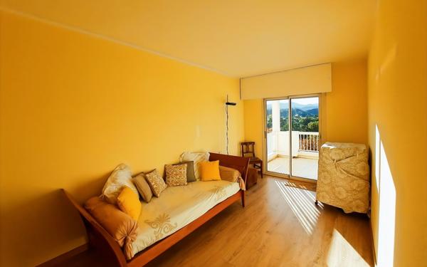 Appartement à vendre    4 pièces • 110 m2 Mandelieu-la-Napoule