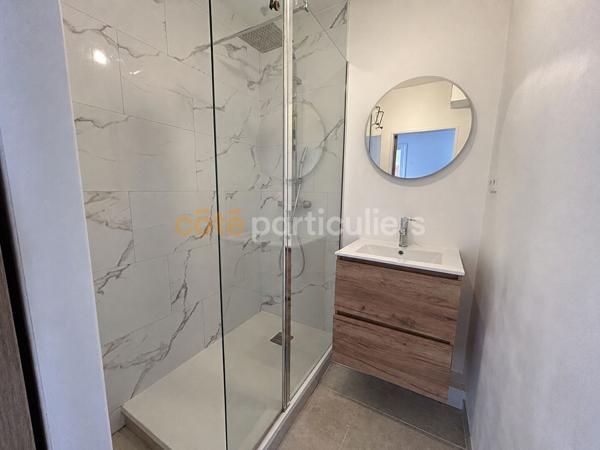 Vente
                Appartement45 m² - 2 Pièces -
                    LA ROCHE SUR YON (85000)