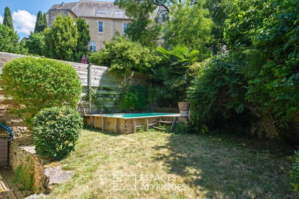 Maison de ville rénovée avec jardin au cœur du Poitiers historique
