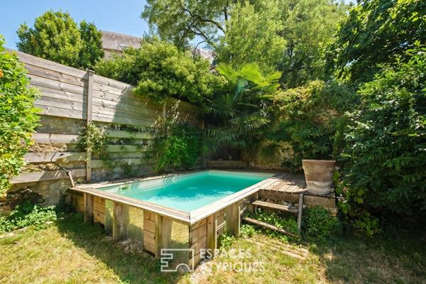 Maison de ville rénovée avec jardin au cœur du Poitiers historique