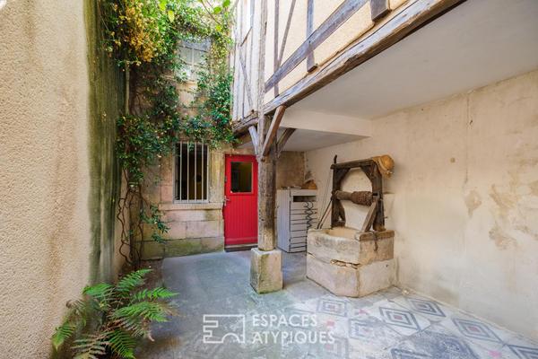 Maison de ville rénovée avec jardin au cœur du Poitiers historique