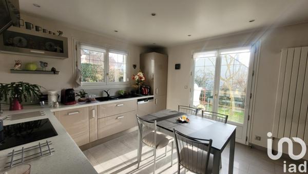 Maison 6 pièces de 150 m² à Ferrières-en-Brie (77164)