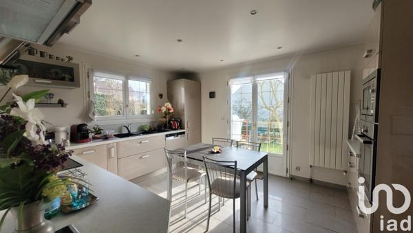 Maison 6 pièces de 150 m² à Ferrières-en-Brie (77164)