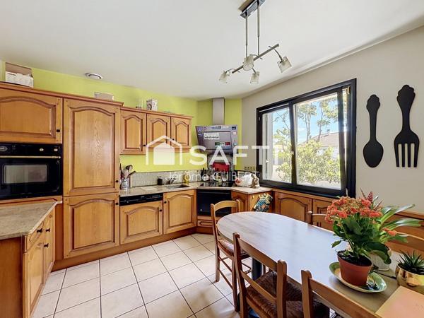Maison 115 m² – 4 chambres – Sous-sol 100 m² – Terrain 650 m² – Bressuire