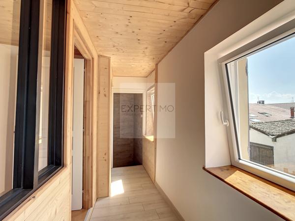 Sainte-Euphémie (01600) Maison de ville de 104.95m² 3 chambres avec terrain 210m². rénovations 2023.