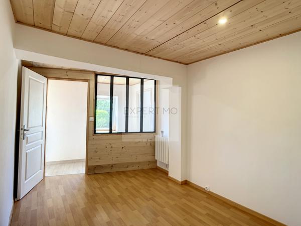 Sainte-Euphémie (01600) Maison de ville de 104.95m² 3 chambres avec terrain 210m². rénovations 2023.