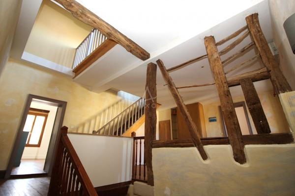 ADORABLE MAISON  JOLIMENT ET ATYPIQUEMENT RENOVEE