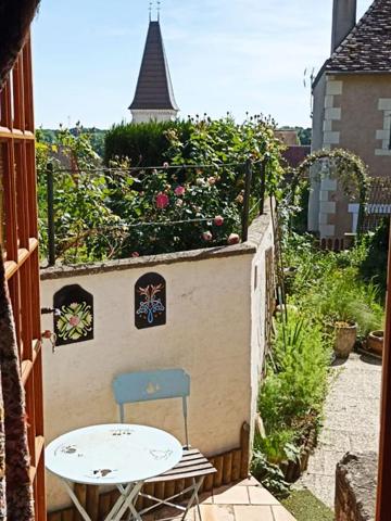 Maison de pays Preuilly Sur Claise 5 pièces jardin et garage