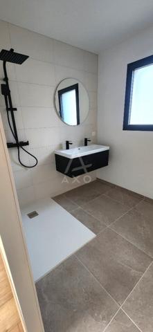 Maison contemporaine de plain-pied  état neuf  La Chapelle-dAligné